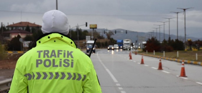 2 bin 169 araç sürücüsünden 505'i rapor edildi, 46 araç trafikten men edildi