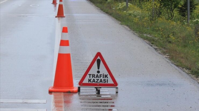  2 kişinin hayatını kaybettiği, 26 kişinin de yaralandığı 82 trafik kazası meydana geldi