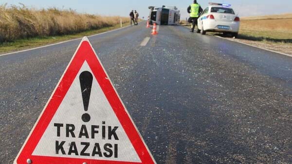  2 trafik kazasında 3 kişi yaralandı….Yaralılardan biri yoğun bakımda