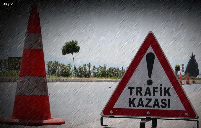 Alayköy’de trafik kazası…Otomobil elektrik direğine çarptı