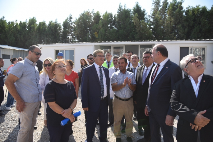  Başbakan Üstel, Sağlık Bakanı Dinçyürek ve Maliye Bakanı Berova, yeni Girne Dr. Akçiçek Hastanesi’nde incelemede bulundu