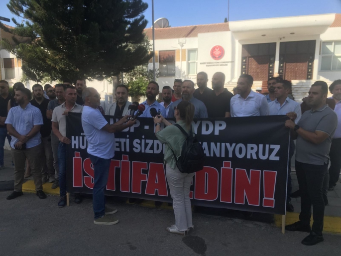  Bazı sendikalar Meclis önünde eylem yaptı, hükümeti protesto etti