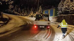 Bu yolu kullananlar dikkat!!! Yollar buzlandı ve tehlikeli 