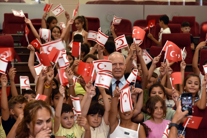  Çocuklar, Meclis kürsüsünden “Gazze’deki çocuklar ölmesin” çağrısı yaptı