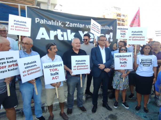  CTP Perşembe Pazarı’nda eylem yaptı. Erhürman: “Bu zihniyet gidecek. Çare vardır, biz hazırız”