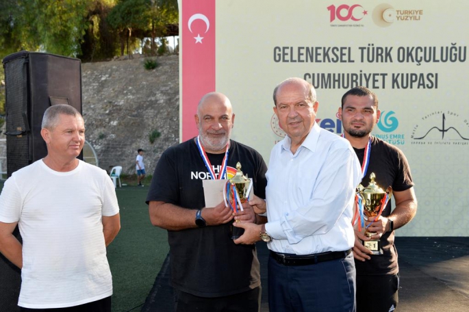  Cumhurbaşkanı Tatar, “Geleneksel Türk Okçuluğu Cumhuriyet Kupası” etkinliğine katıldı