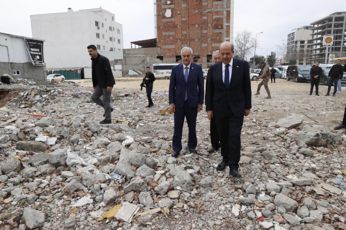  Cumhurbaşkanı Tatar, İsias Otel enkazında... 