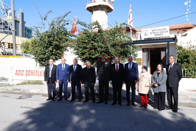  Cumhurbaşkanı Tatar, Şehit Aileleri ve Malül Gaziler Derneği’ni ziyaret etti