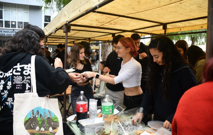  DAÜ YDİHO, Şampiyon Melekleri Yaşatma Derneği yararına kermes düzenledi