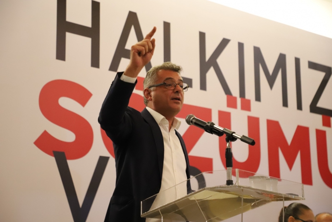 Erhürman’dan Tatar’a yanıt: “Oturduğu makamın ağırlığını kaldıramadığını bir kez daha ortaya koydu”