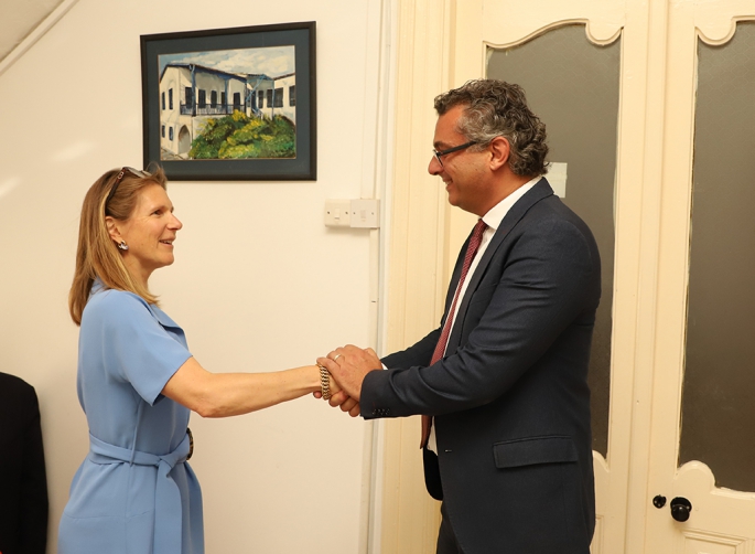Erhürman, Güney Kıbrıs'taki Hollanda Büyükelçisi'ni kabul etti