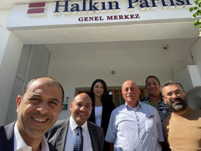 Eski belediye başkanı Adalıer Halkın Partisi'ne katıldı