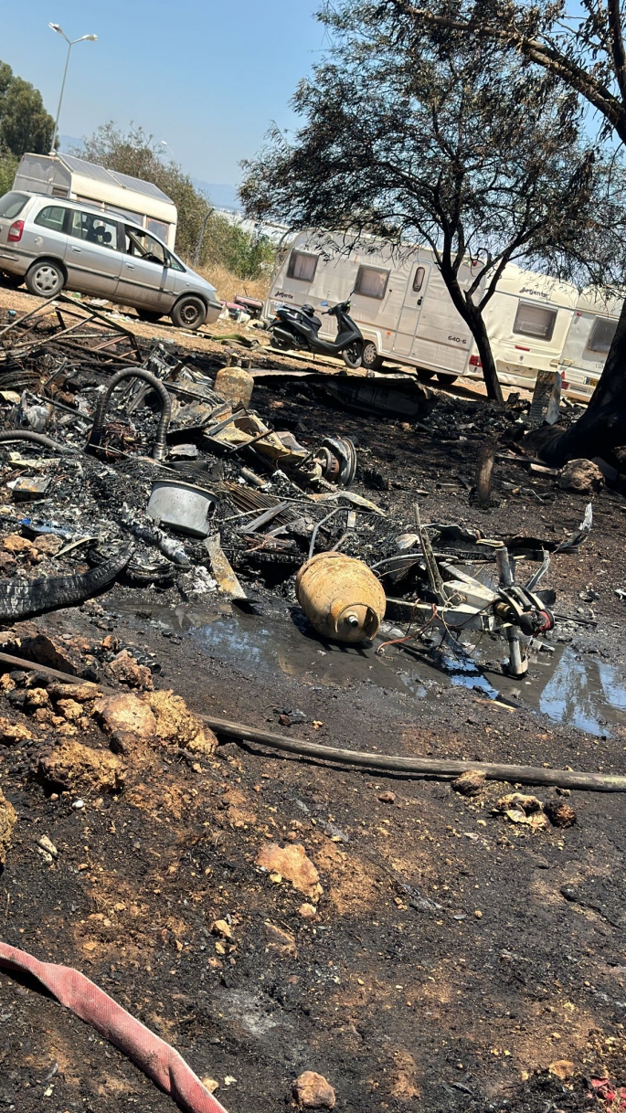  Gaz kaçağı karavan yangınına neden oldu… Büyüyen yangın diğer araçlara da sıçradı