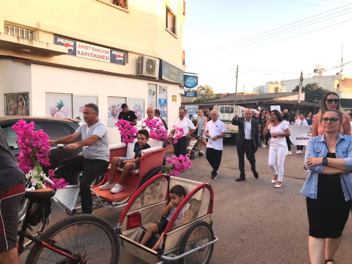  Gaziveren Muhtarlığı, Güz Kültür ve Sanat Festivali’nin gelirini çocuklara bağışladı