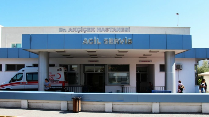 Girne’de park halindeki ambulans çalındı!