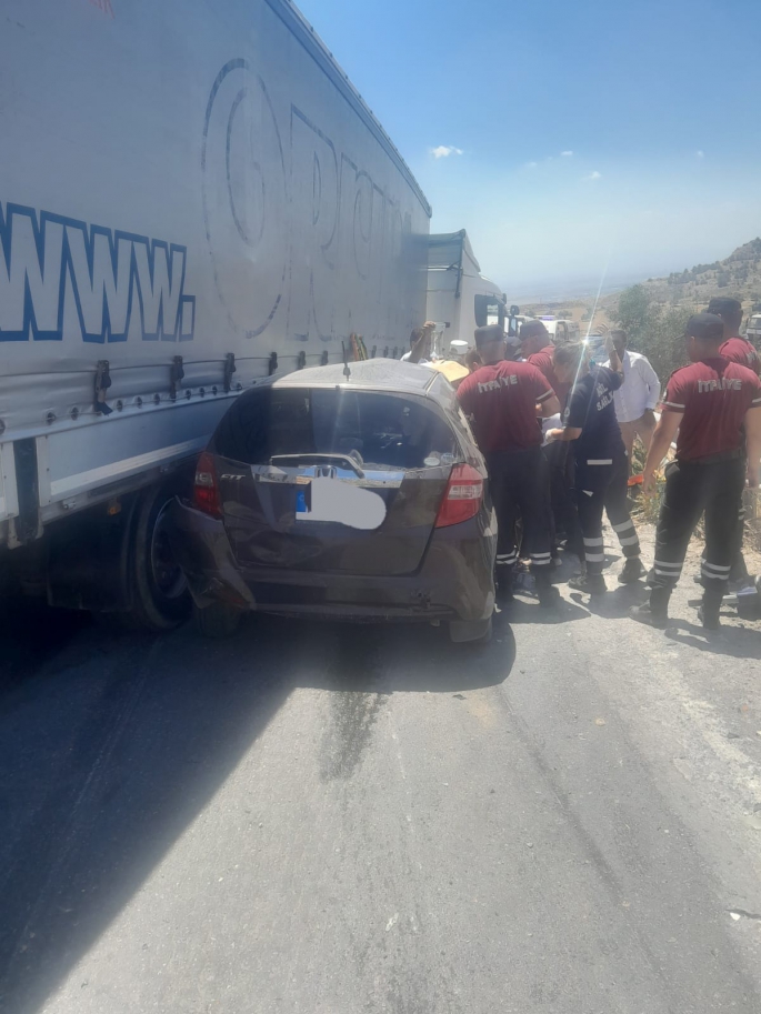 GİRNE - DEĞİRMENLİK DAĞ YOLU KAZA NEDENİYLE TRAFİĞE KAPATILDI