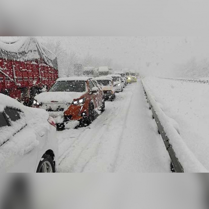 Girne Lefkoşa Boğaz Anayolu Yoğun Kar Yağışı Nedeniyle Trafiğe Kapatıldı