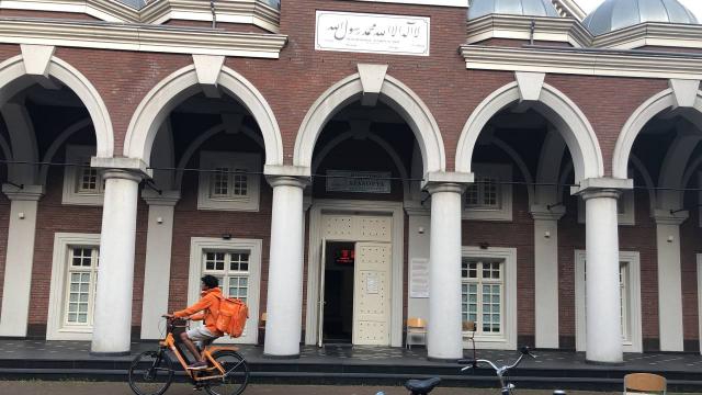 Hollanda'da Amsterdam Ayasofya Camii'ne saldırı