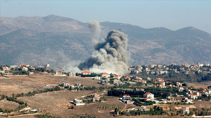 İsrail'in Lübnan'a hava saldırıları ateşkes girişimlerine rağmen devam ediyor