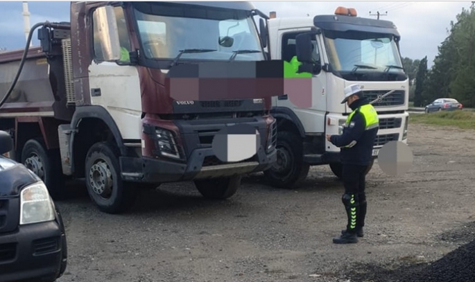 Kamyonların trafiğe çıkış saatleri denetlendi: 6 sürücü rapor edildi