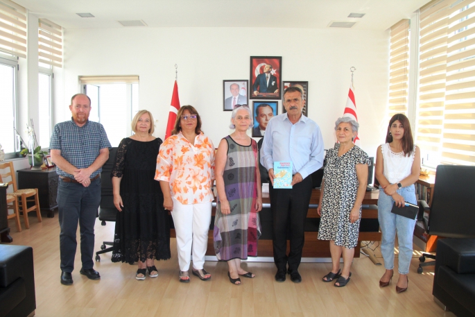 Kıbrıs Kadın Öyküleri Derneği’nden Bir Heyet  Uluçay’ı ziyaret etti