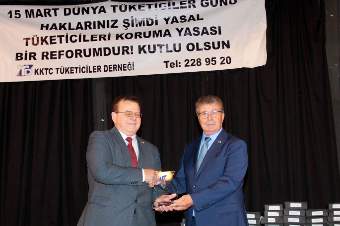  KKTC Tüketiciler Derneği, “Dünya Tüketiciler Günü” etkinlikleri çerçevesinde konferans ve ödül töreni düzenledi