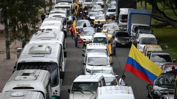 Kolombiya'da sürücüler artan akaryakıt fiyatlarını protesto etti