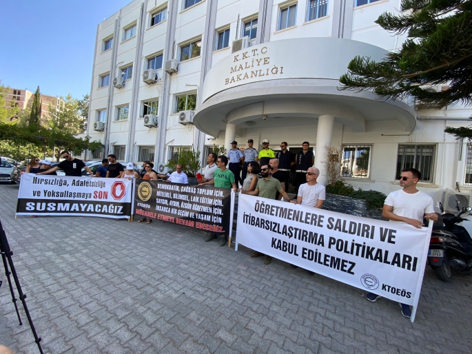  KTOEÖS Maliye Bakanlığı önünde eylem yaptı