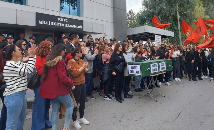 KTOEÖS, Milli Eğitim Bakanlığı önünde eylem yaptı