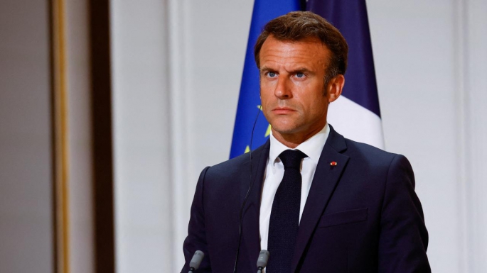 Macron'dan sosyal medya açıklaması...