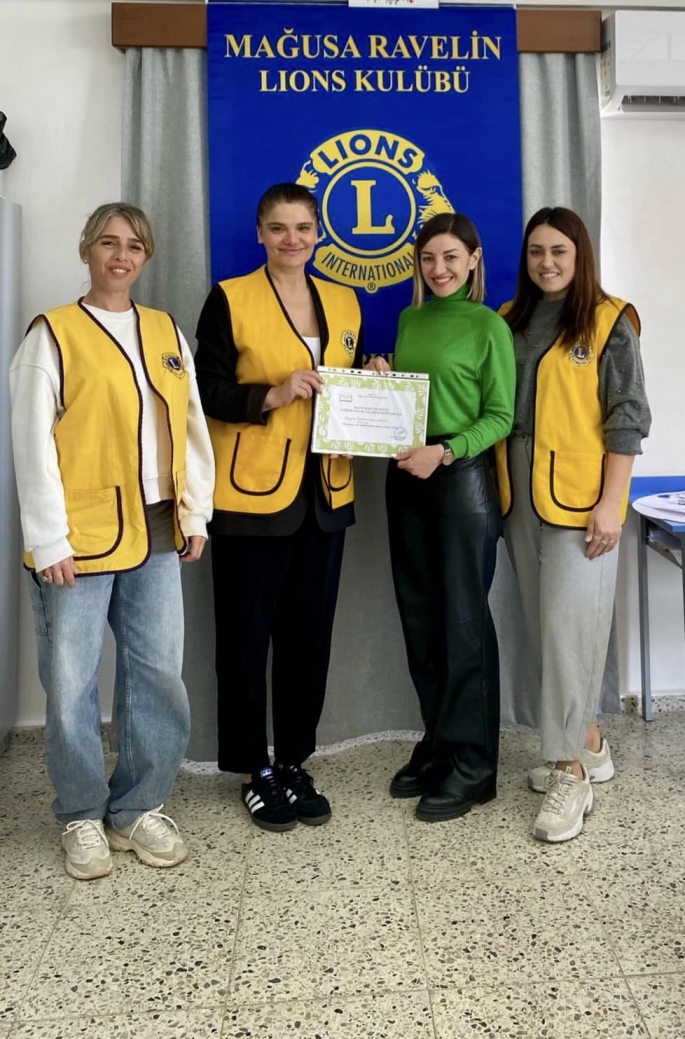  Mağusa Tavelin Lions’dan Görmezler Derneği’ne eğitim malzemesi