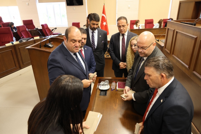  Meclis Başkanlığı’na aday gösterilen Ziya Öztürkler, ikinci turda da seçilemedi