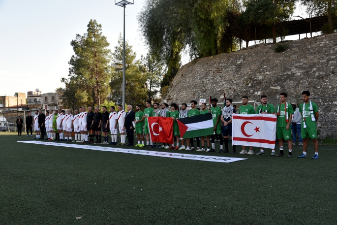  Meclis Futbol Takımı ile Filistin Karması dostluk maçı yaptı