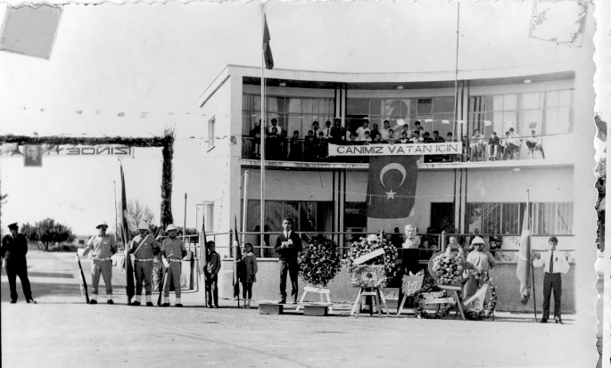  Mehmetçik Büyükkonuk Belediye Başkanı Çimen: “Tüm şehitlerimizi rahmetle, gazilerimizi şükranla anıyorum”