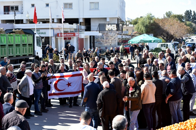  Narenciyeciler Güzelyurt çemberinde eylem yaptı