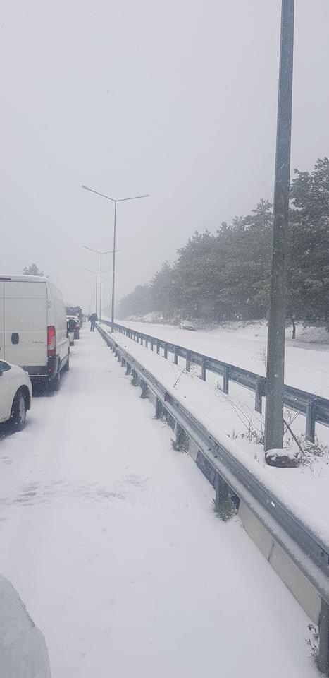 Polis uyardı !!! Zorda kalmadıkça trafiğe çıkmayınız 