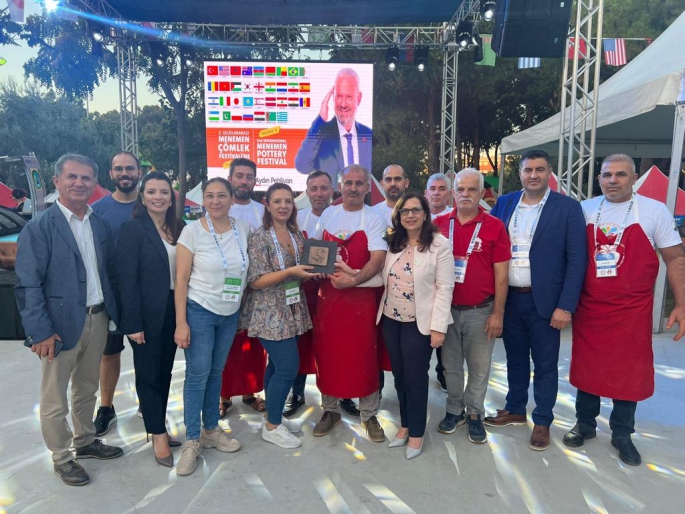  Seramikçiler Derneği, 2. Uluslararası Menemen Çömlek Festivali’ne katıldı