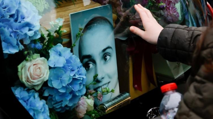 SINÉAD O'CONNOR'A İRLANDA'DA İSLAMİ ESASLARA GÖRE CENAZE TÖRENİ