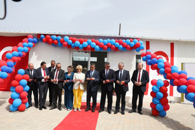  Tangül Ünal Çağıner Çocuklara Yardım Vakfı tarafından Erenköy Lisesi’ne yapılan yeni kantin binası açıldı