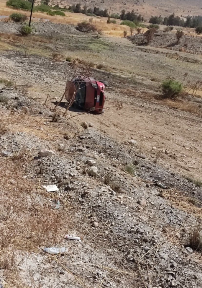 Taşkent’te kontrolden çıkan araç takla attı