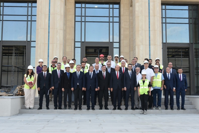   Tatar ile Yılmaz inşaat alanında incelemelerde bulundu