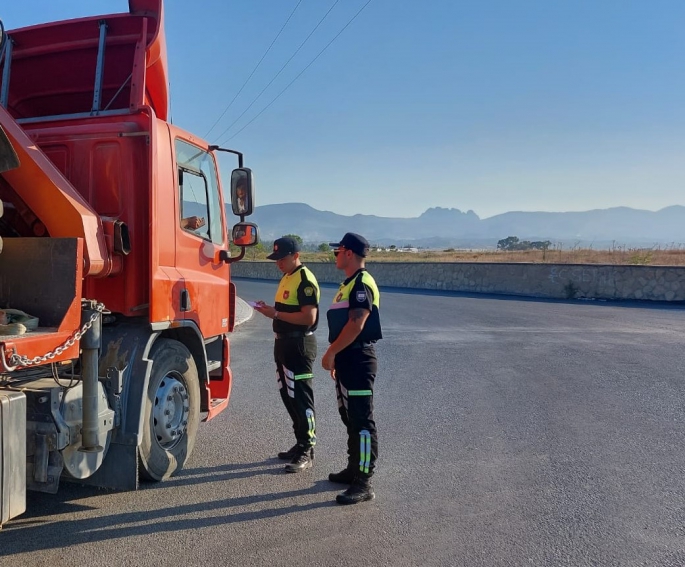  Trafikte kamyon araçlara yönelik denetim