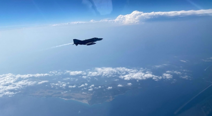  Türk Hava Kuvvetleri'nden Kıbrıs adasının güneyinde eğitim uçuşu