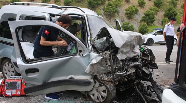  Türkiye'de Kurban Bayramı tatilinin ilk 2 günü trafik kazalarında 16 kişi hayatını kaybetti