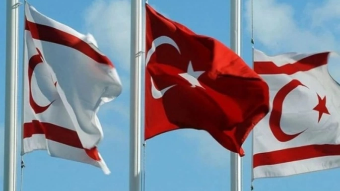 Türkiye ve KKTC’de bayraklar yarıya indirildi