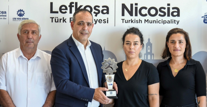  Ülker Lefkoşa Maratonu’ndan 2 milyon 250 bin TL derneğe takdim edildi